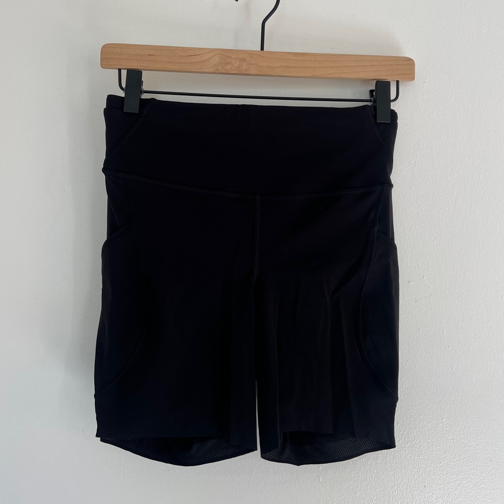 Fast and Free high rise short 6”